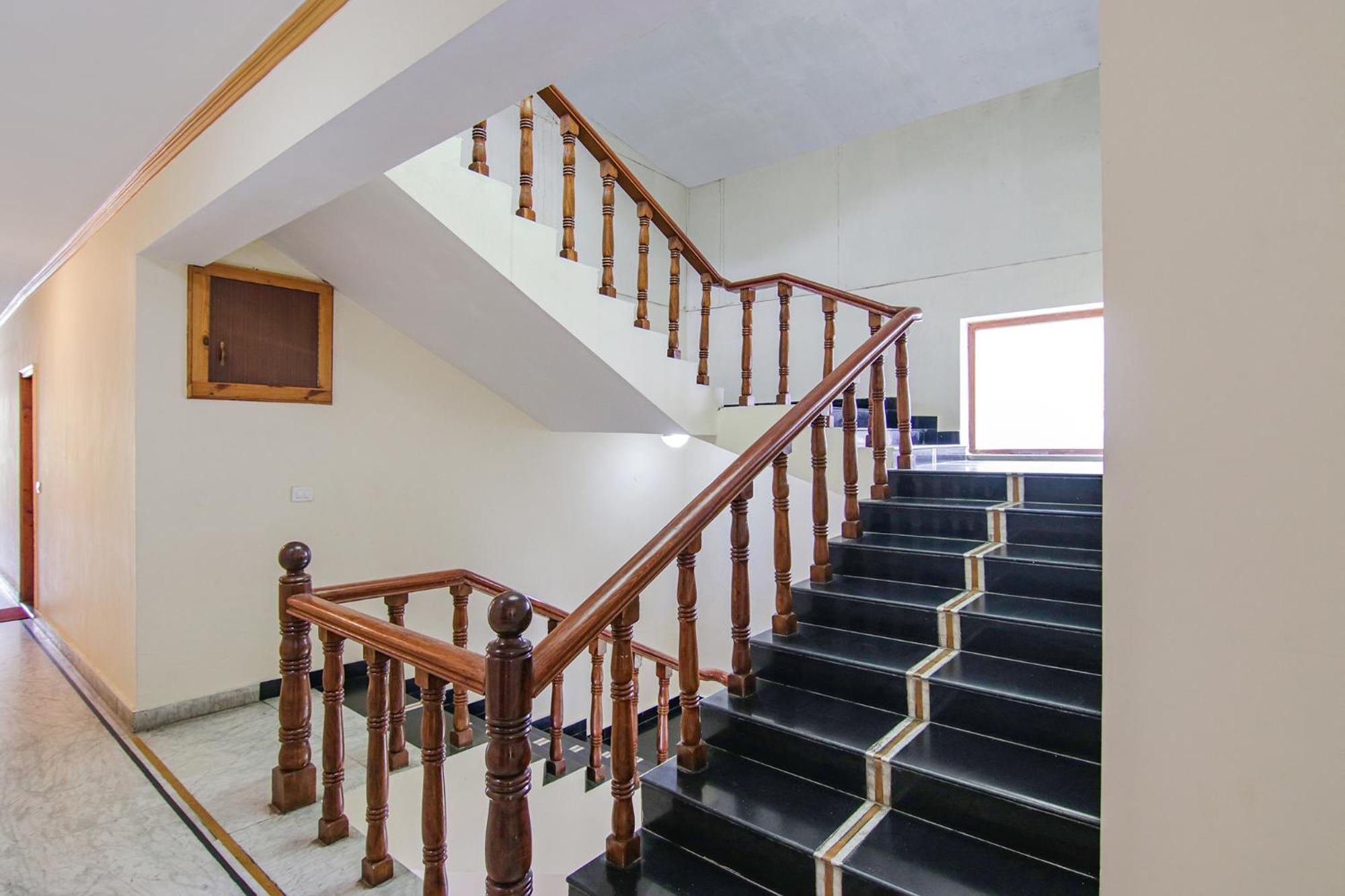 Fabhotel Prini Inn Манали Экстерьер фото